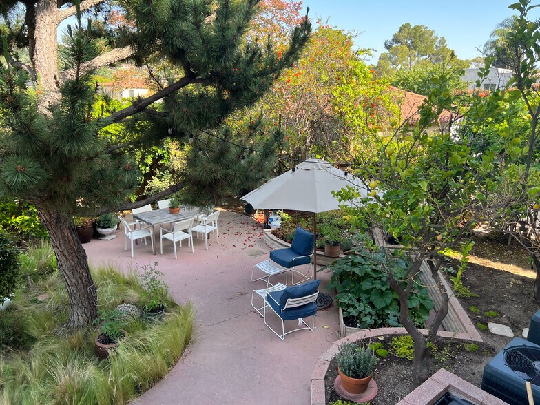 Backyard Pict#2 - 2414 Tesla Terrace