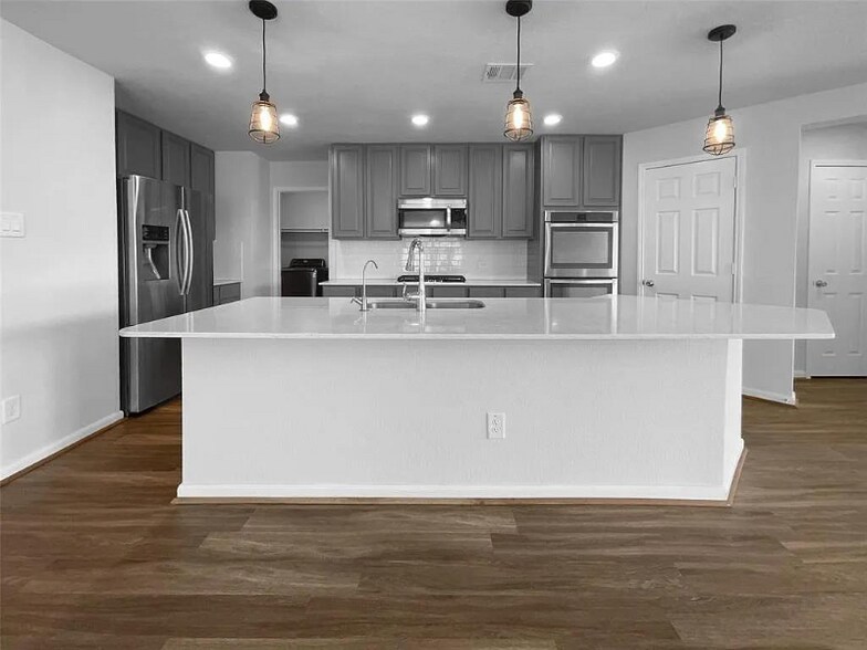 Building Photo - 25621 Ramsey Heights Way