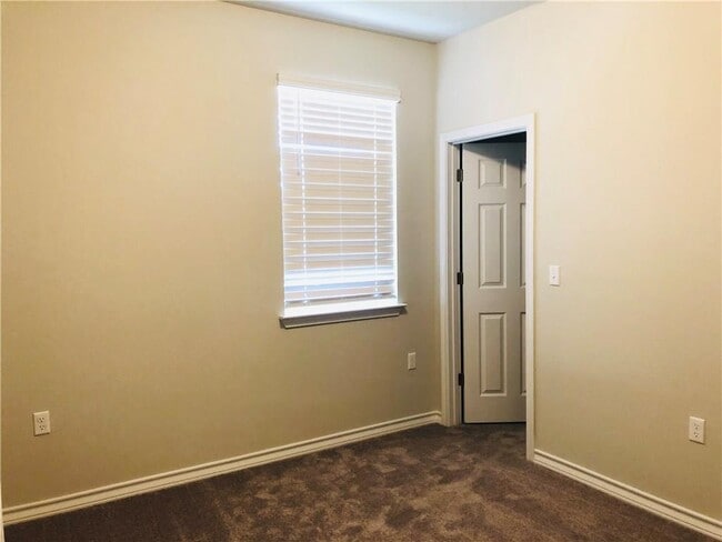 Building Photo - 1611 Adobe Walls Way