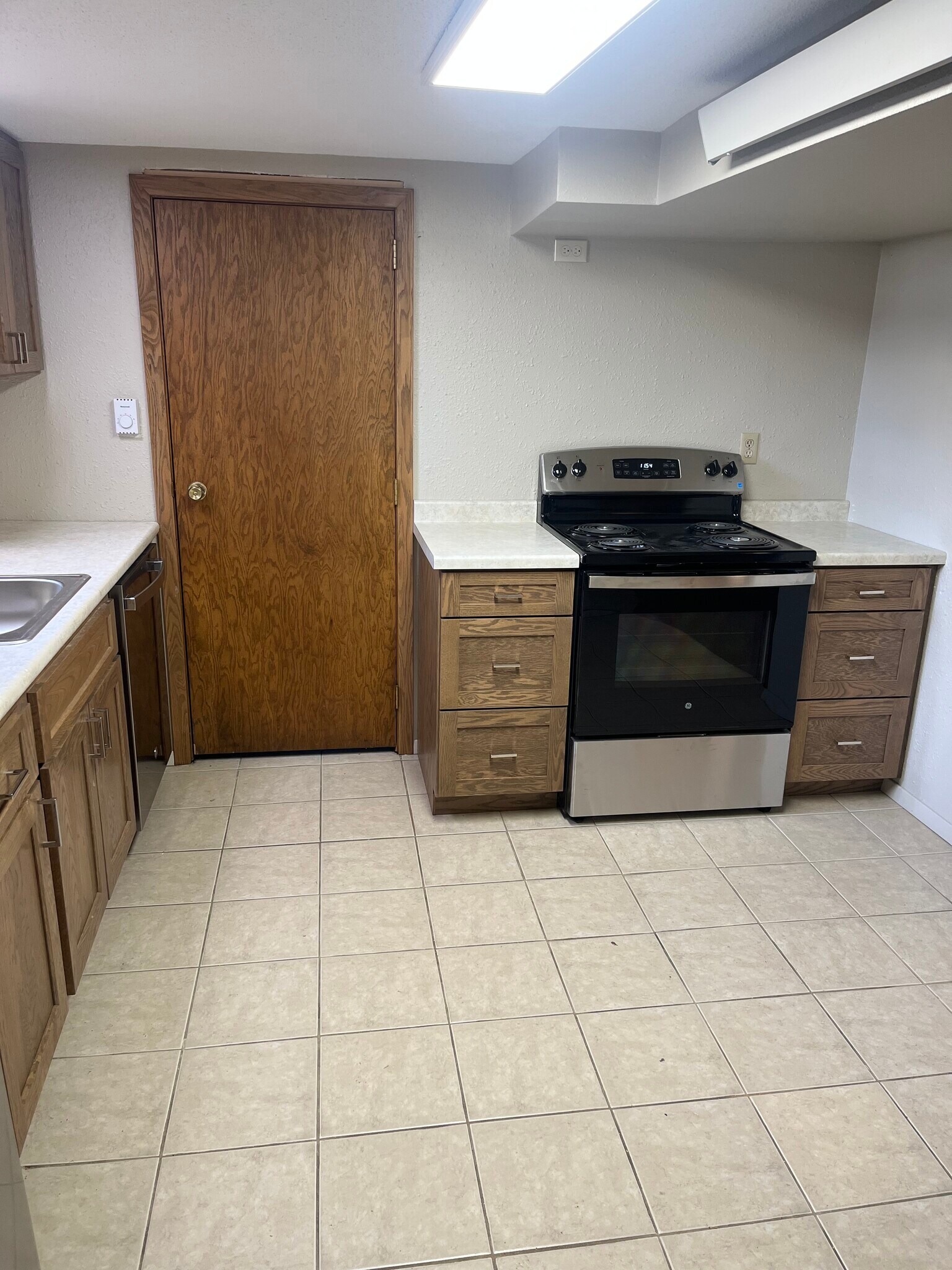 Building Photo - 811 7th St