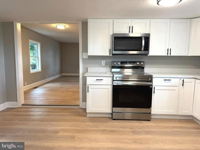 Building Photo - 87 Becks Ln