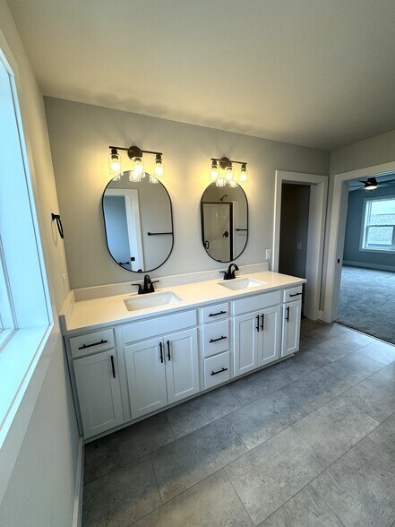 Building Photo - 2798 Endive Dr