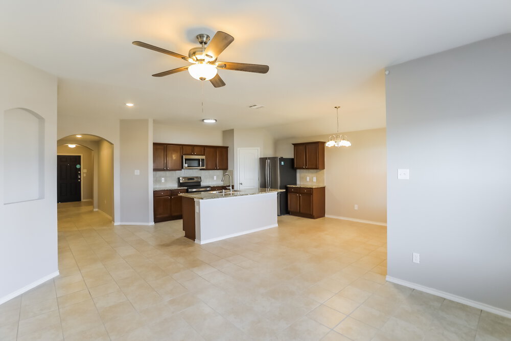 Building Photo - 806 Platinum Dr