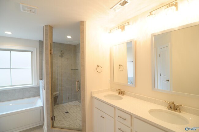 Building Photo - 127 Whitner Dr