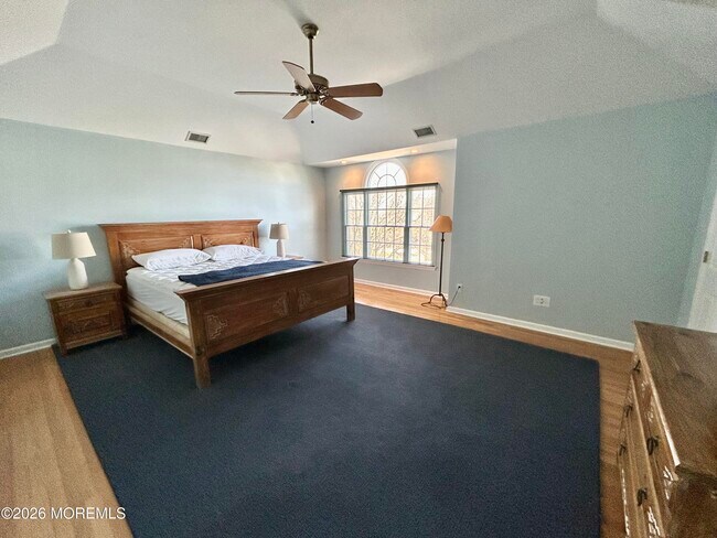 Building Photo - 206 Pointe Dr