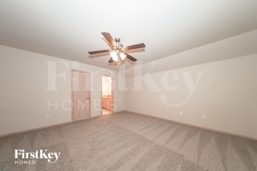 Building Photo - 1216 Pine Valley