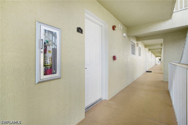 Building Photo - 8271 Key Royal Cir