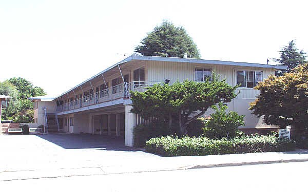 Building Photo - 540 University Dr