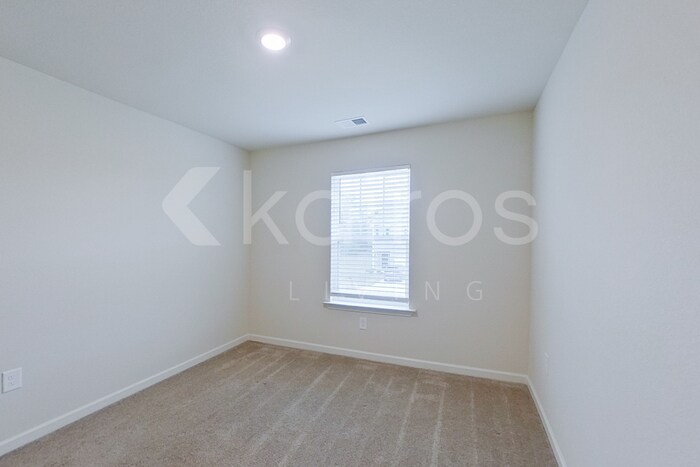 Building Photo - 1138 Freedom Pkwy