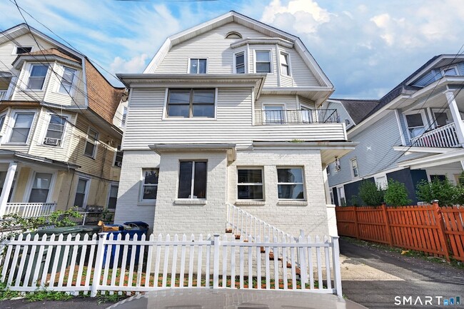 Building Photo - 40-44 Vine Street Unit 3