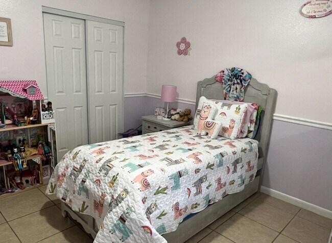 Building Photo - AUGUST MOVE IN FOR THIS RANCH STYLE HOME I...