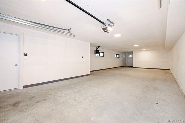 Building Photo - 59 Nelson Ave