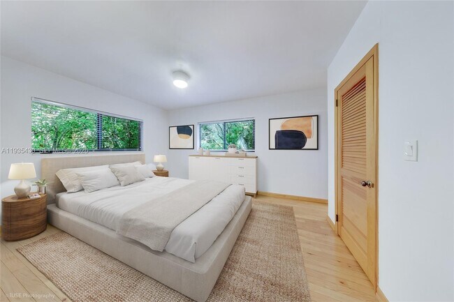 Building Photo - 6290 SW 86th St