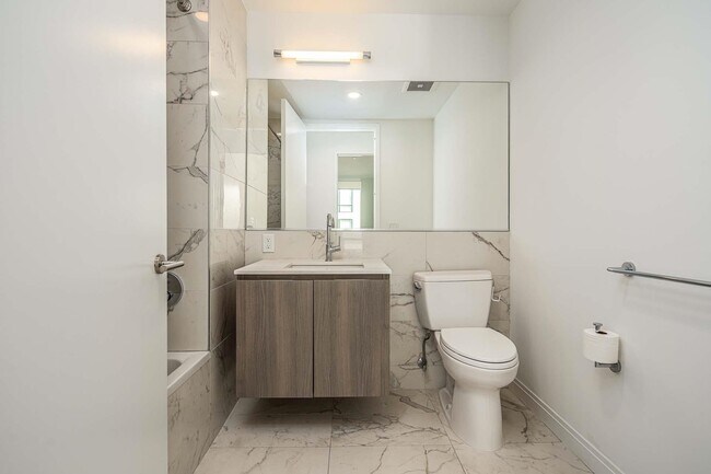 Building Photo - 255 Brunswick St