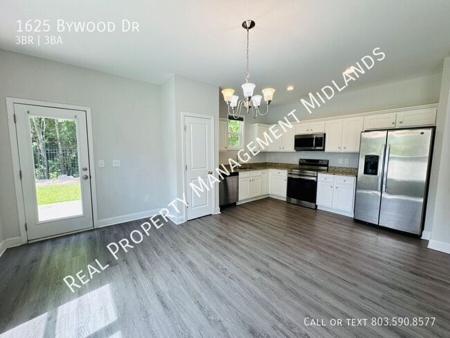 Building Photo - 1625 Bywood Dr