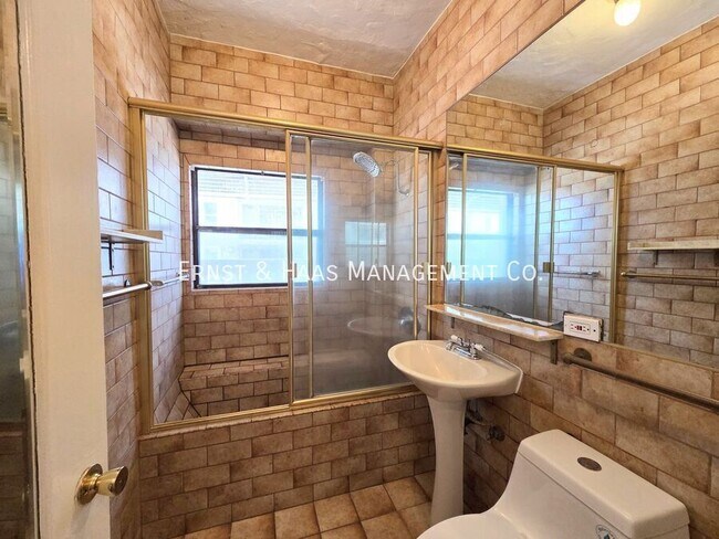 Building Photo - 1030 E Ocean Blvd