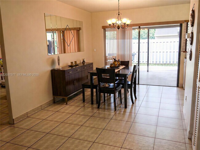 Building Photo - Southwest 136th Place, Miami, FL 33175 - 3 BR 2 BA townhouse
