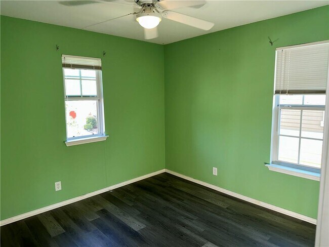 Building Photo - 1042 Dorn