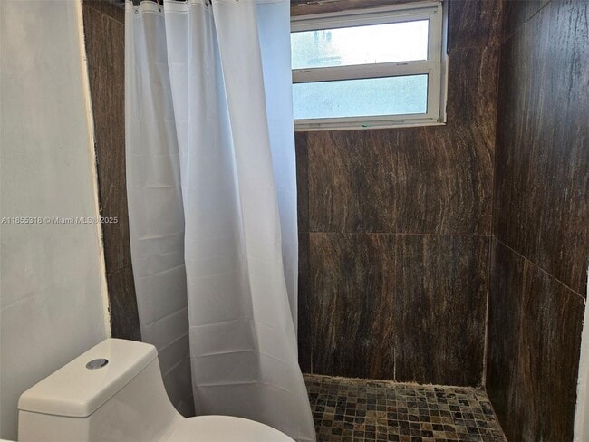 Building Photo - 4101 SW 54th Ct