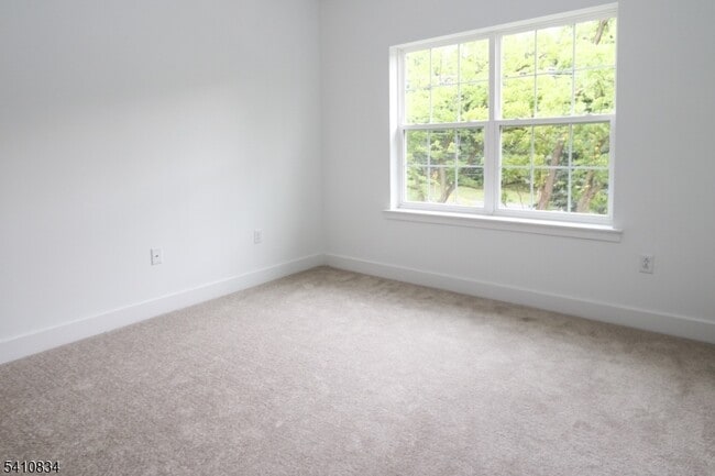 Building Photo - 71 Veterans Wy