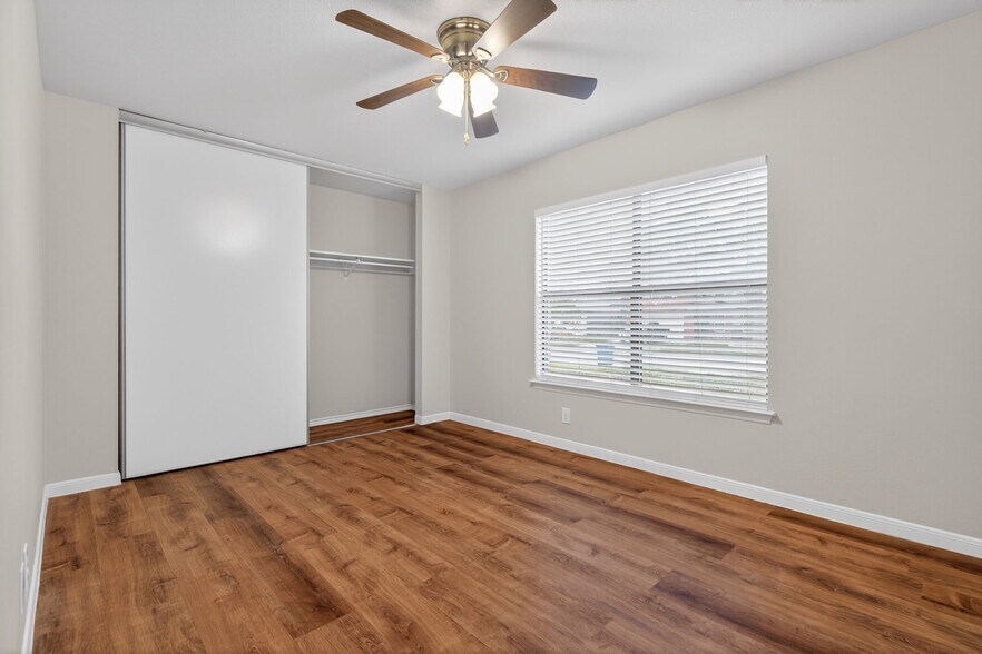 Building Photo - 9930 Trendwood