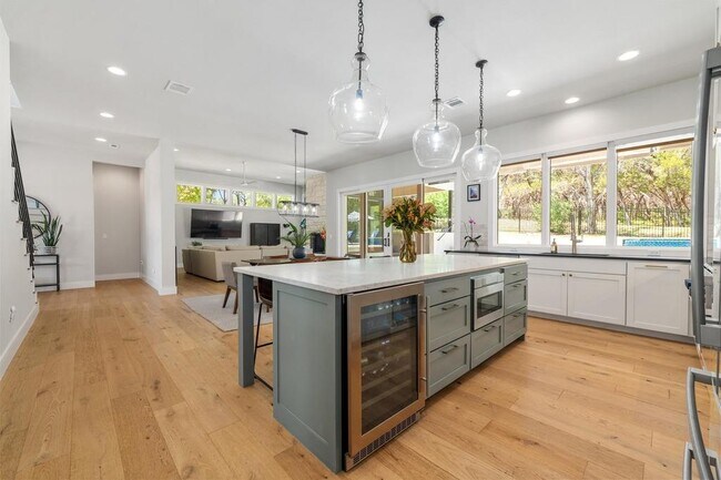 Building Photo - 2600 Arion Cir