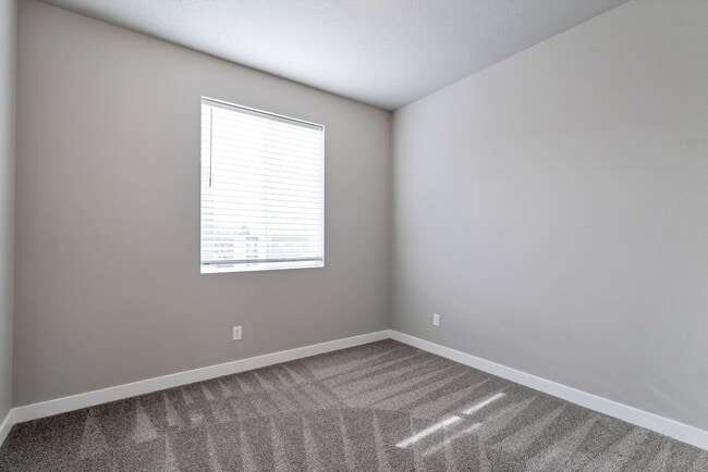 Building Photo - Spacious 4 Bed, 3 Bath Pet-Friendly Home with Central Air & Modern Features! - Available NOW!