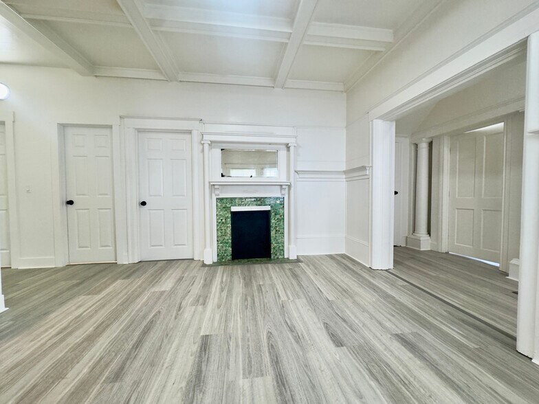 Building Photo - 3218 West St