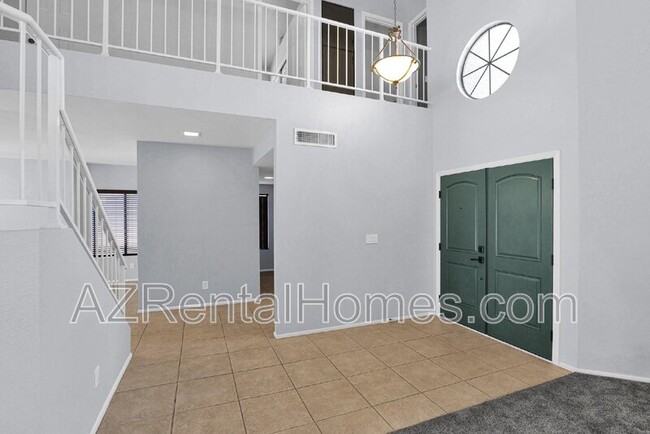 Building Photo - 39 E La Vieve Ln