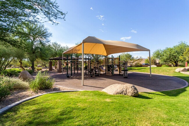 Building Photo - 10260 E White Feather Ln