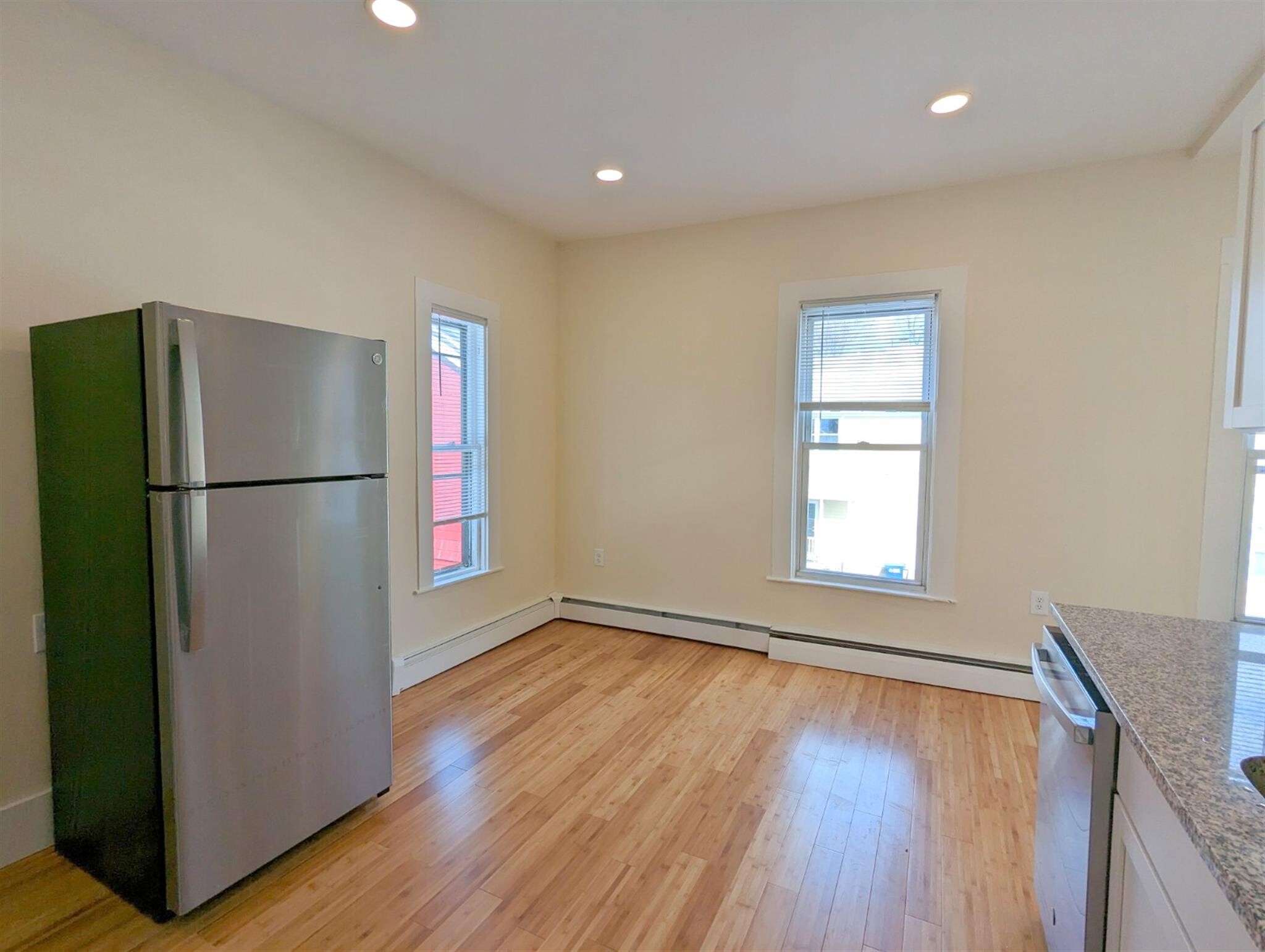 Building Photo - 15 Cameron Ave