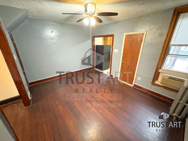 Building Photo - 5719 N Howard St