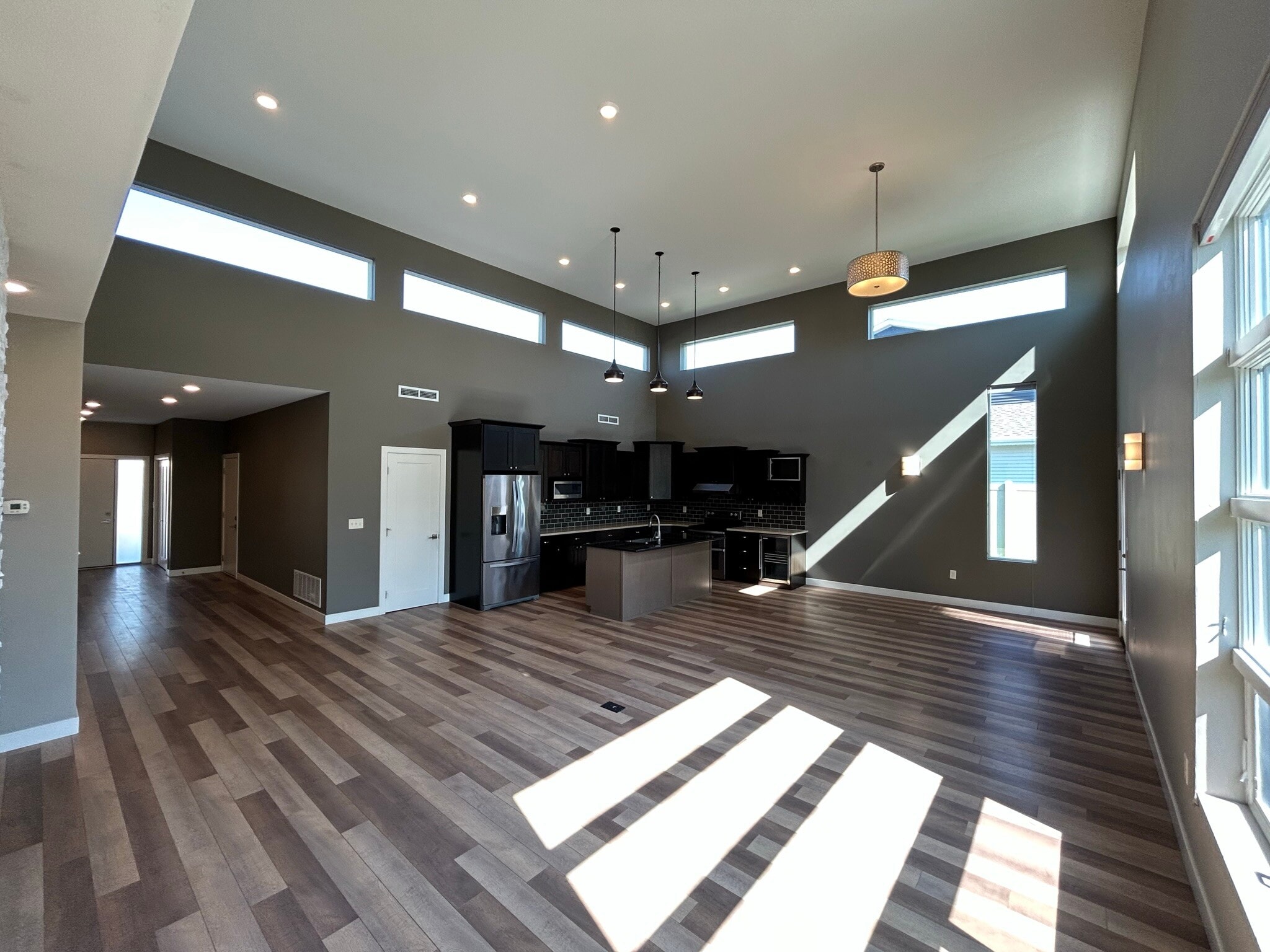 Building Photo - 3955 Ivy Dr