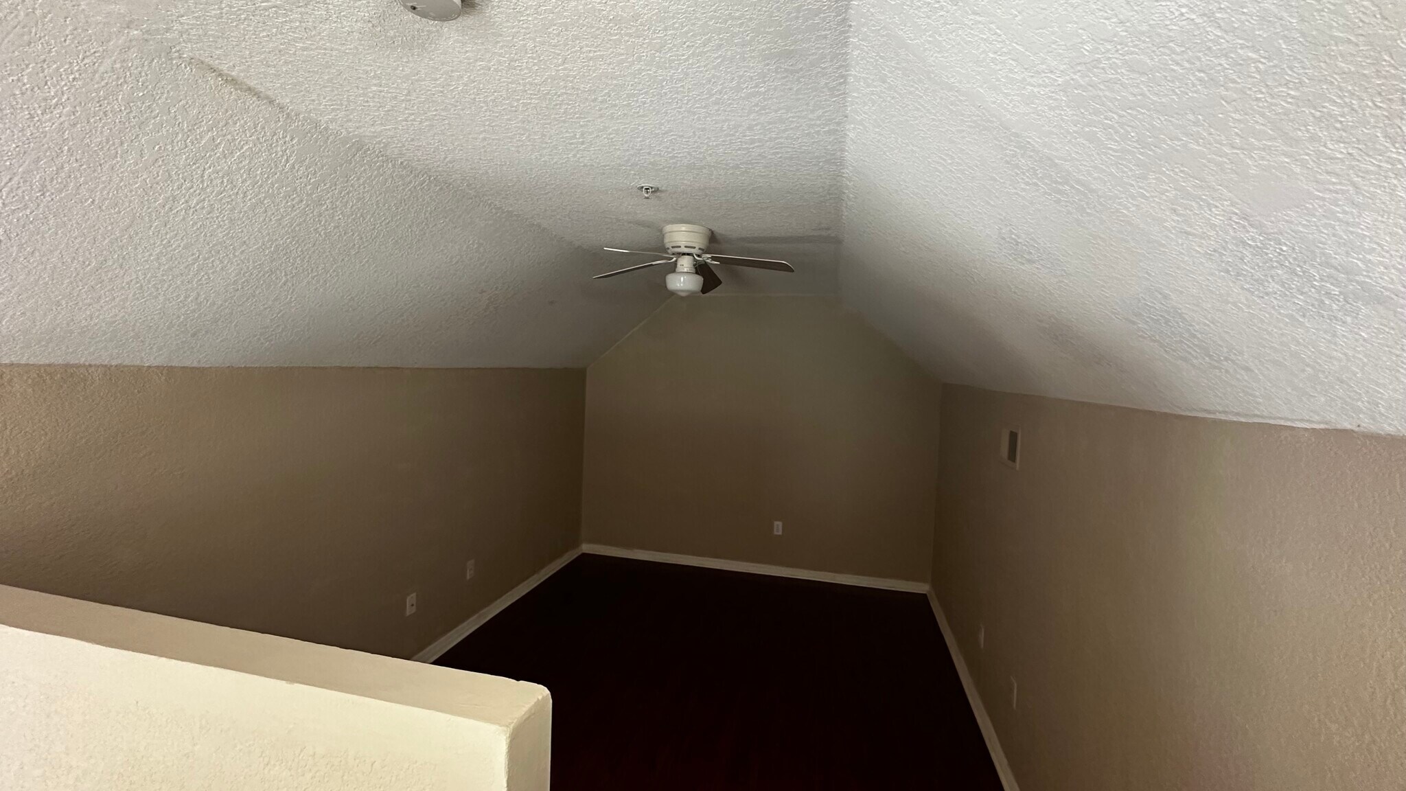 Loof Room - 6300 Raleigh St