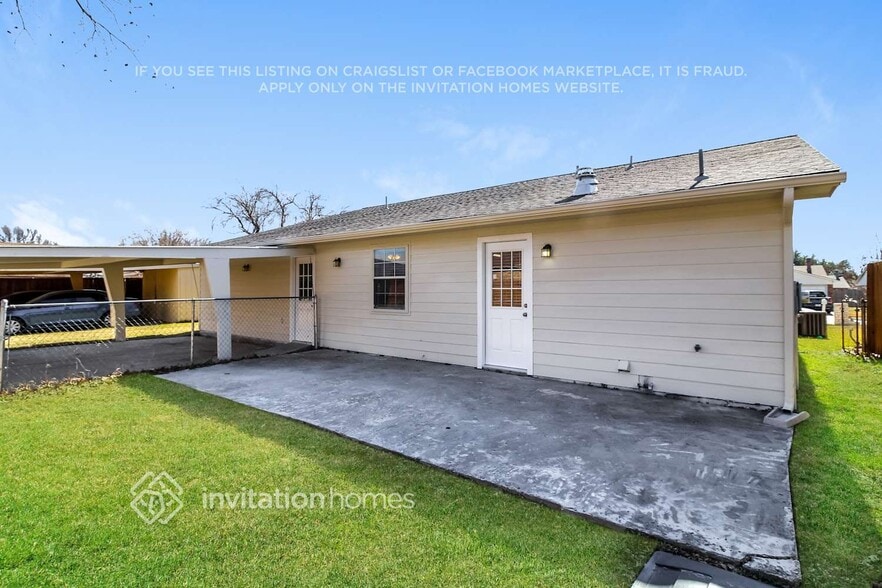 Building Photo - 813 Valley View Dr