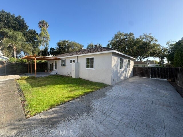 Building Photo - 223 Lillian Pl