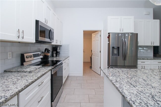 Building Photo - 721 Logan Blvd S