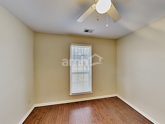 Building Photo - 1123 Tara Dr
