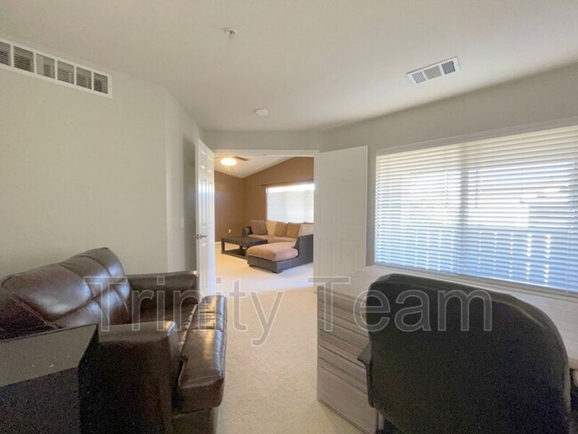 Building Photo - 14167 Sun Blaze Loop