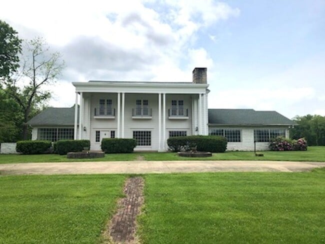 Primary Photo - Vintage Style Home on Large Estate A Must See