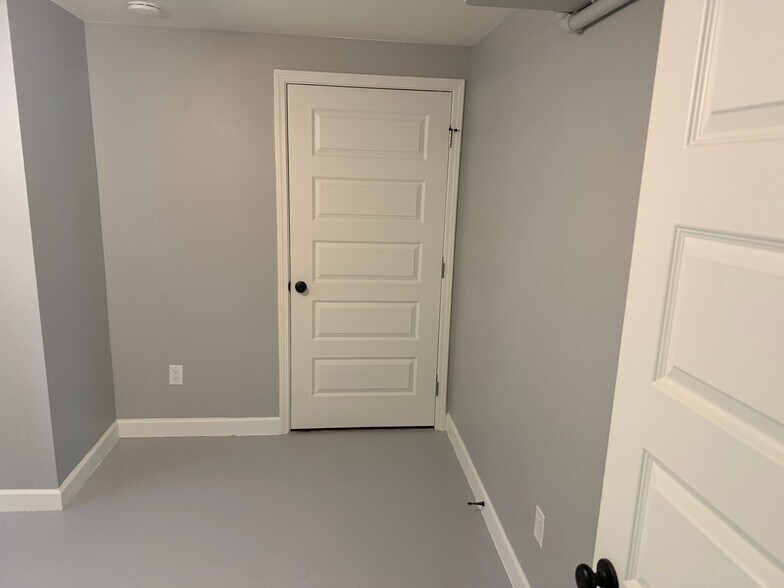 Building Photo - 19 Bonfoy Ave