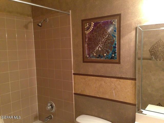 Building Photo - 1031 Los Moros Dr