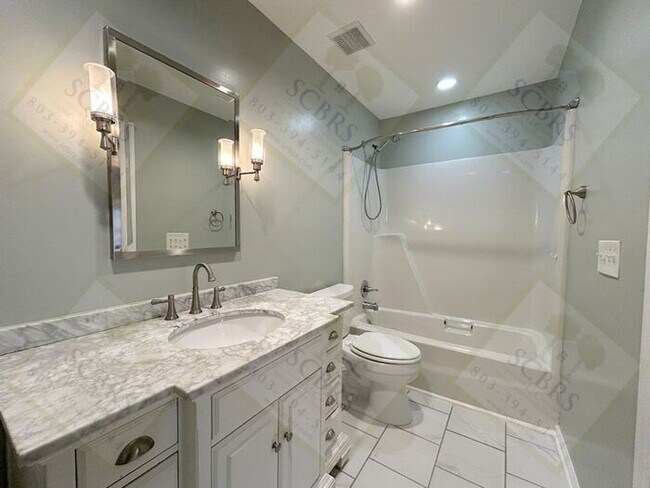 Building Photo - 13 Tomafield Ct