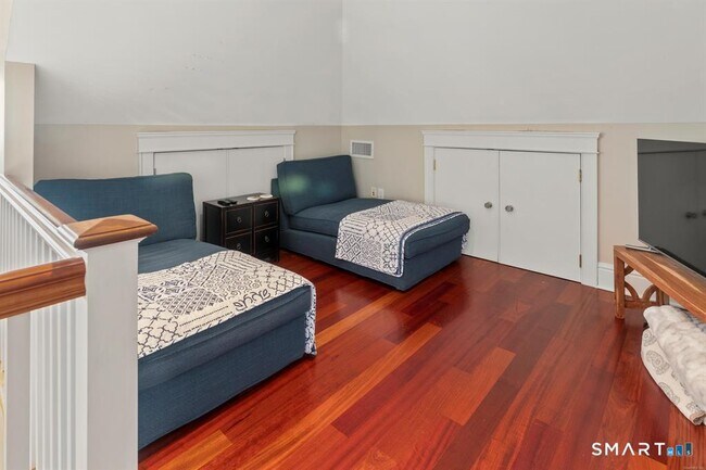 Building Photo - 4 Point Rd