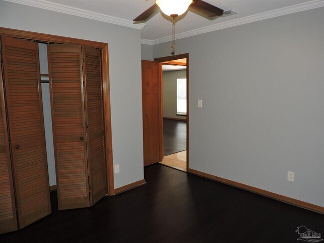 Building Photo - 1270 Palisade Rd