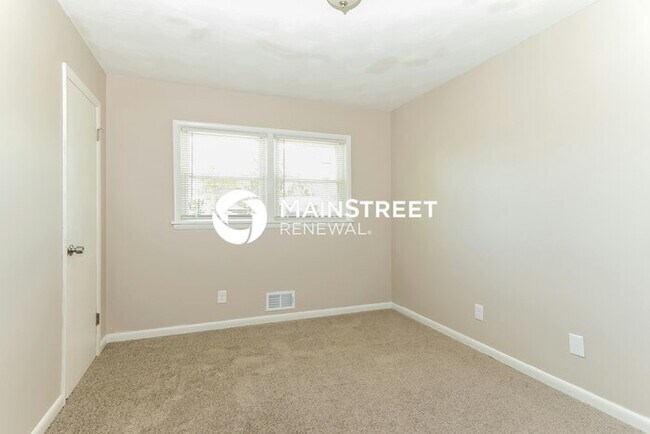 Building Photo - 3 Bedroom Pet-Friendly Home in Louisville,...