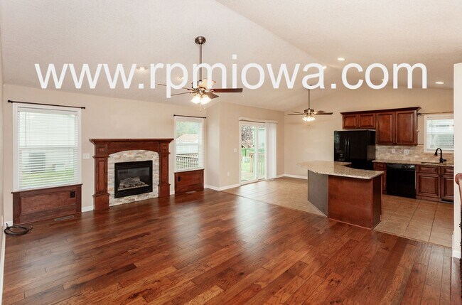 Building Photo - ESTABLISHED NEIGHBORHOOD!!! 4 Bedroom, 3 Bath Home in Ankeny