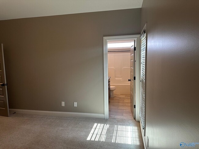 Building Photo - 111 Canyon Dr