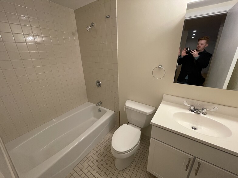 Building Photo - 32 Boylston St