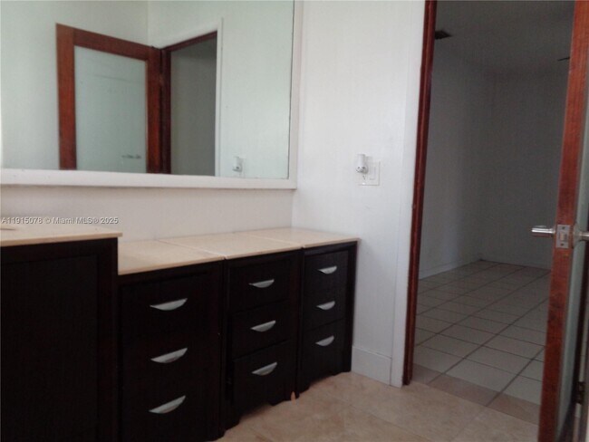 Building Photo - 32970 SW 210th Ave